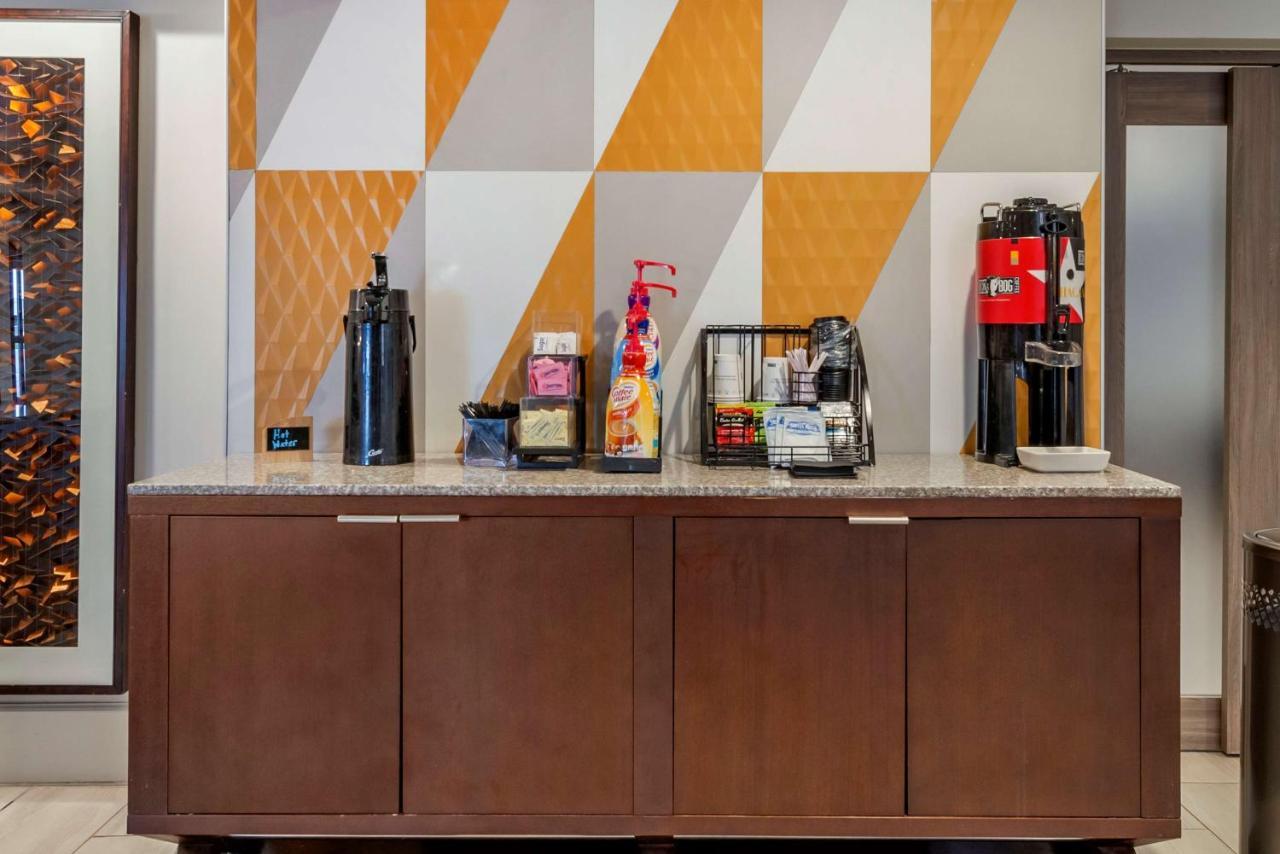 Best Western Premier Denver East المظهر الخارجي الصورة